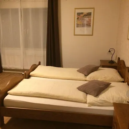 Zum Schnackel In Mainz Otel Wiesbaden