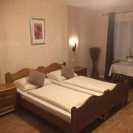 Zum Schnackel In Mainz Otel Wiesbaden